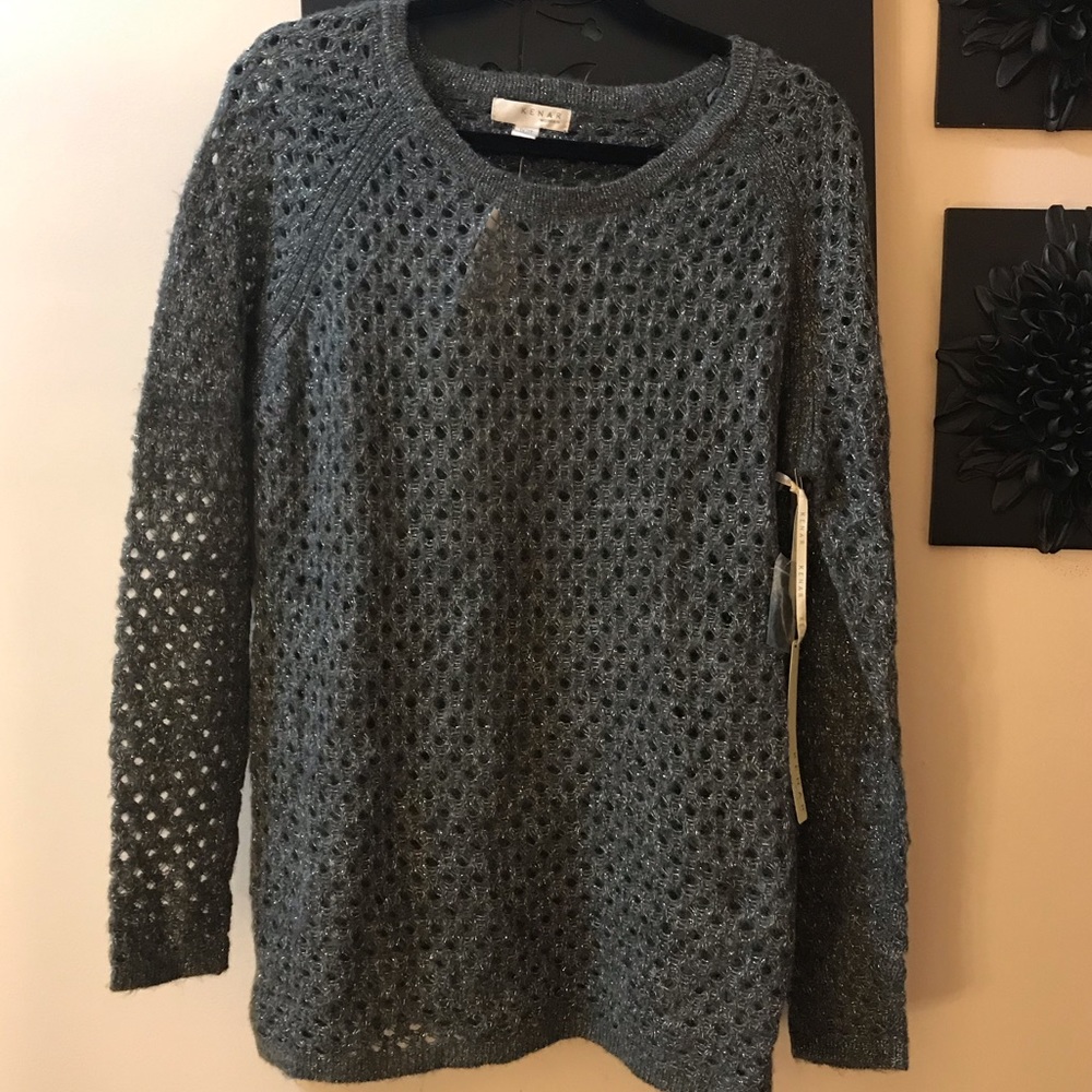 Grey & silver open knit round neck long sweater.